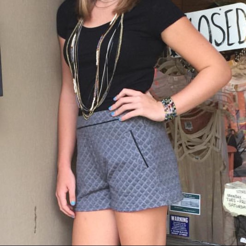 gray shorts